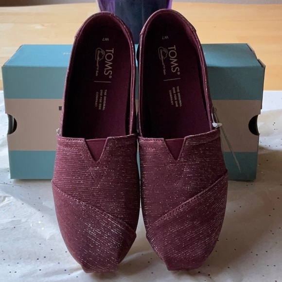 🪸TOMS BURGUNDY GLIMMER SHOES 🪸 - Picture 6 of 16